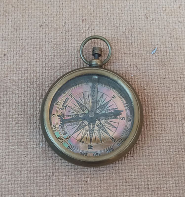  Brújula colgar. 7x5,5 diámetro