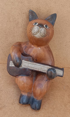 Gato madera teca. Ref EL0422. 30x17x12