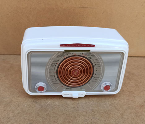 Reproducción radio Allocchio Bacchini (Italia 1955/1956). Ref 516012301. 12x5x7