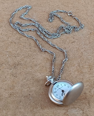 Reloj cadena a pila. Ref FR011. 4x2,5