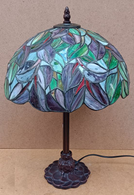 Lámpara Tiffany base resina. Ref tulipa 2976. Ref base P4921. 50x30