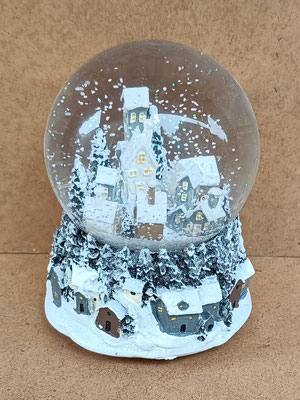 Bola de nieve musical giratoria. Ref 64041. 11x14