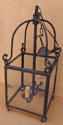 Lámpara hierro. 70x27x27