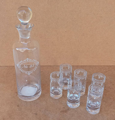 Botella con 6 vasos. Ref 4GL0195. 