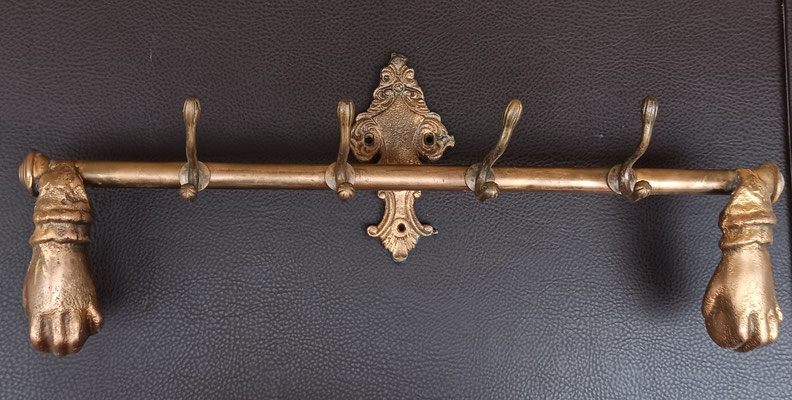 Perchero bronce. 56x26x13