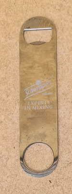 Abrebotellas Schweppes. 18x4