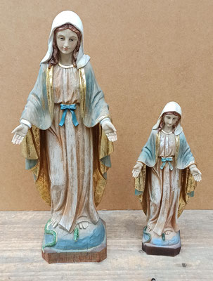 Virgen Milagrosa resina. Grande ref 4/208 (41x15x12). Pequeña ref 4/207 (32x10x8)