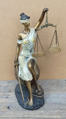 Figura Justicia de resina. Ref 139436. 32x15x12. No disponible por el momento