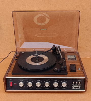 Tocadiscos Reader's digest. 39x36x24