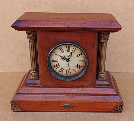 Reloj meda madera. Ref RN275. 30x14x26