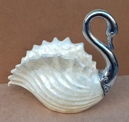Cisne resina. Ref 3673409. 35x38x20
