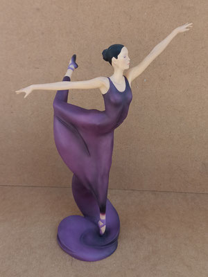 Bailarina resina. Ref 03004. 32x25x20