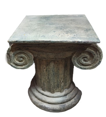 Capitel madera. 39x40x50 