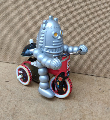 Triclo-robot baby. Ref MS013. 10 cms