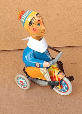 Triciclo checo. Ref 650. 13 cms