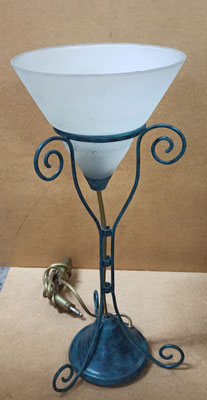 Lámpara hierro y cristal. 42x19
