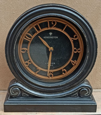 Reloj mesa "Kensington". Ref DC189HMW1. 26x28