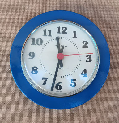Reloj pared azul. 20 centímetros diámetro