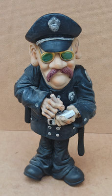 Policía resina. Ref 17034. 26x10