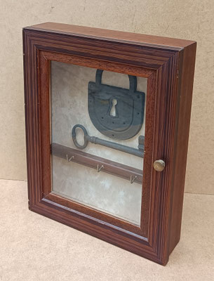 Guardallaves madera. 32x26x6,5