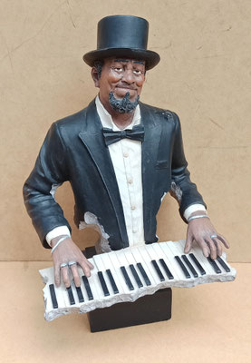 Pianista resina. Ref 89900023. 34x21x19