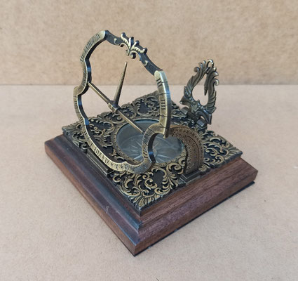 Reloj ecuatorial Asburgo. Ref H30. 10x10