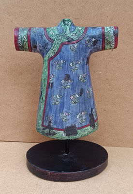 Kimono resina. 29x17x12