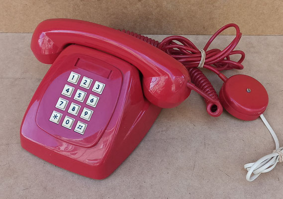 Teléfono antiguo teclas Citesa modelo CA-745-U. Fabricado en Málaga con sistema de teclado Amper radio S.A. 
