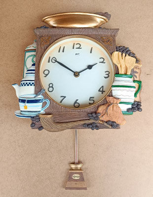 Reloj resina péndulo. Ref 6655/530. 42x29x4