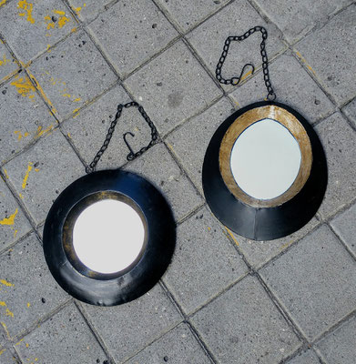 Espejo metal. Ref 12876 y 12877. Redondo 25 centímetros diámetro. Oval 27x20