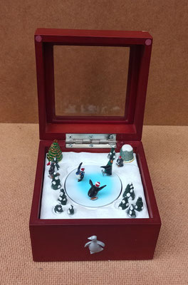 Caja musical con luz y movimiento Mr Christmas. Ref 14503. 10x10x8