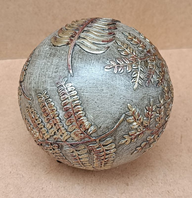 Bola decorativa resina. Ref 55394. 13 cms