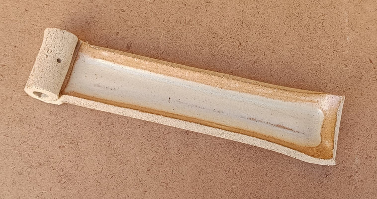 Quemador de incienso cerámica. Ref PL. 22x5x3
