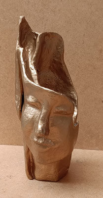 Cabeza papel maché. 33x11x14