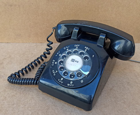 Teléfono antiguo reacondicionado