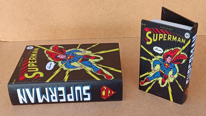Caja libro Superman. Ref 80797. Grande 29x19,5x7. Pequeño 22x13x5