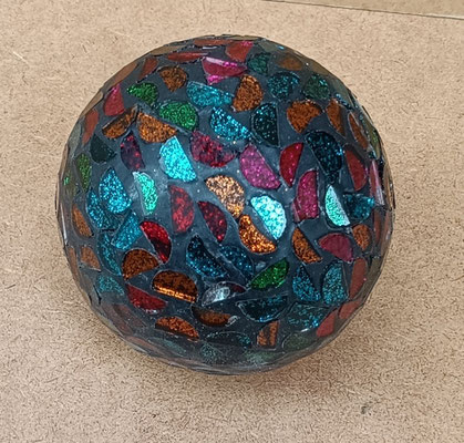 Bola decorativa resina con cristalitos. Ref 50412. 10 cms 