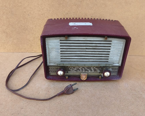 Radio vintage Philips B1F71U años 60. Ref GOY. 17x24x13