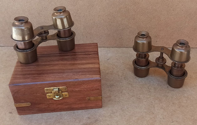 Prismáticos latón regulables con caja de palisandro. Ref 1729. 9x10x2,5