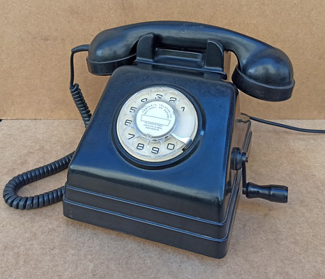 Teléfono antiguo reacondicionado