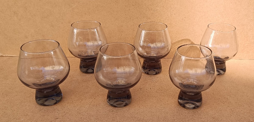 Juego de copas de coñac vajilla vidrio ahumado Elsa modelo Austral. 6 unidades. 13x9