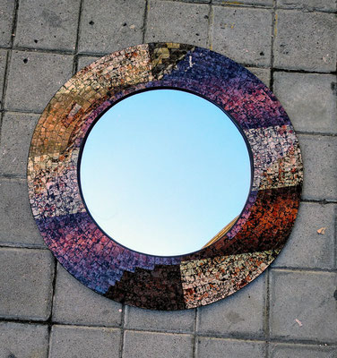 Espejo madera con mosaico cristal. 60 centímetros diámetro