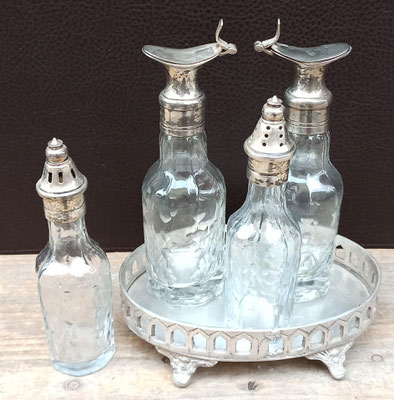 Vinajeras con soporte alpaca y cristal. 21x15x12