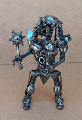 Robot tuercas con mazas. Ref 13522007. 18 cms