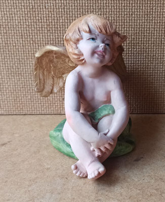 Ángel resina. Ref PK60. 9X6X8