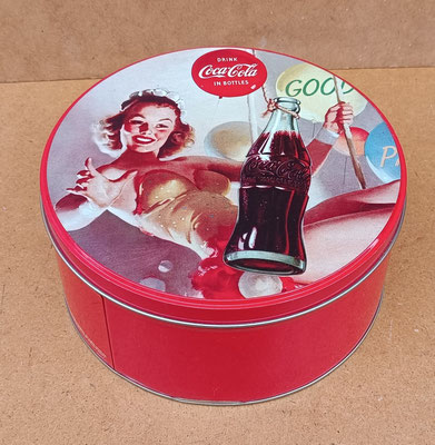 Caja metal Cocacola. Ref 117910. 17x8