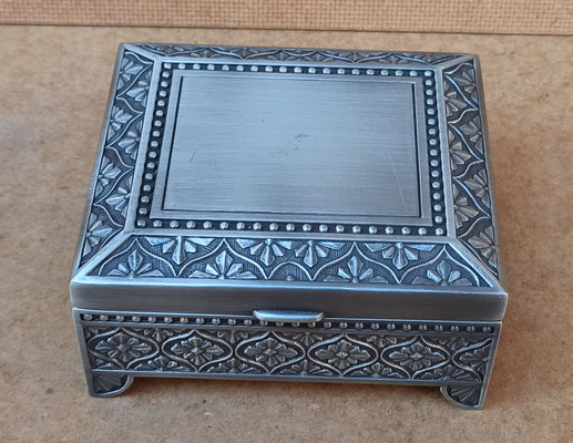 Caja metal. Ref 697P. 10x10x5