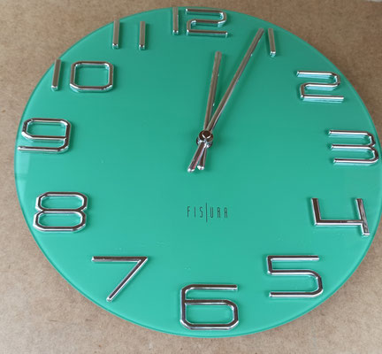 Reloj pared verde/plateado. Ref CLO290. 30 centímetros diametro