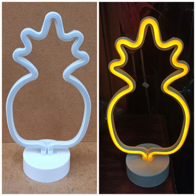 Luminoso piña neón PVC. Ref 48696. 16,5x10x32,5. Funciona con pilas