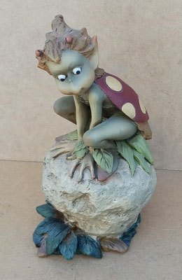 Paor. Duende resina. Red 667C. 26x16x14